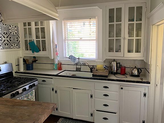 2nd image of 225 E Craig Pl #3