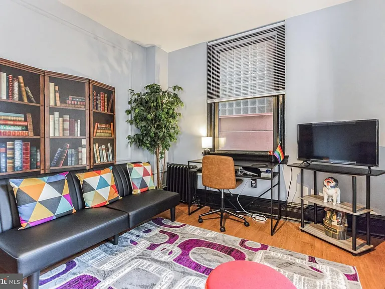 1324 Locust St #519 — Photo 4