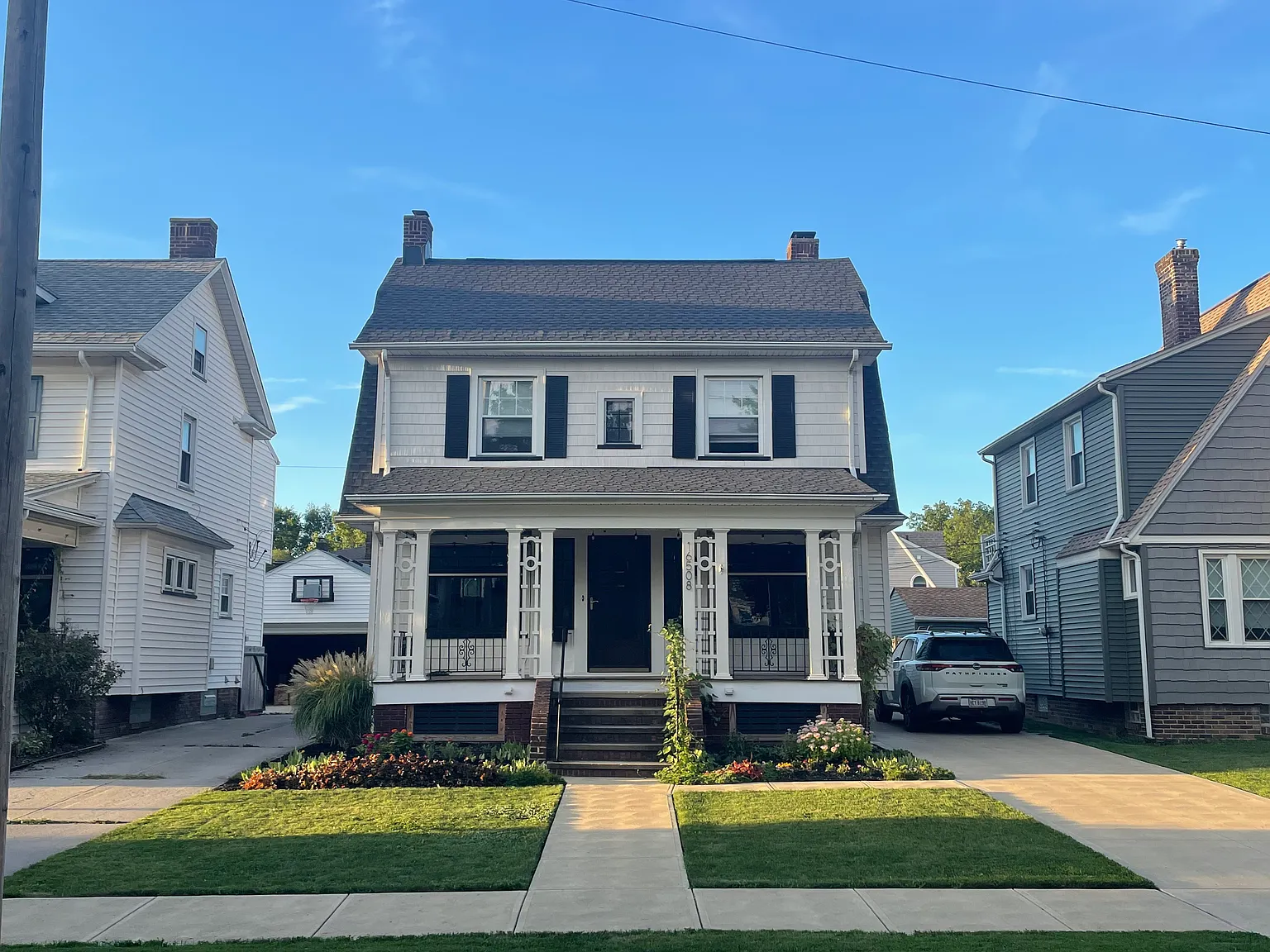 4 bed, 1.5 bath, 1369 sqft, $2,700 — Photo 1