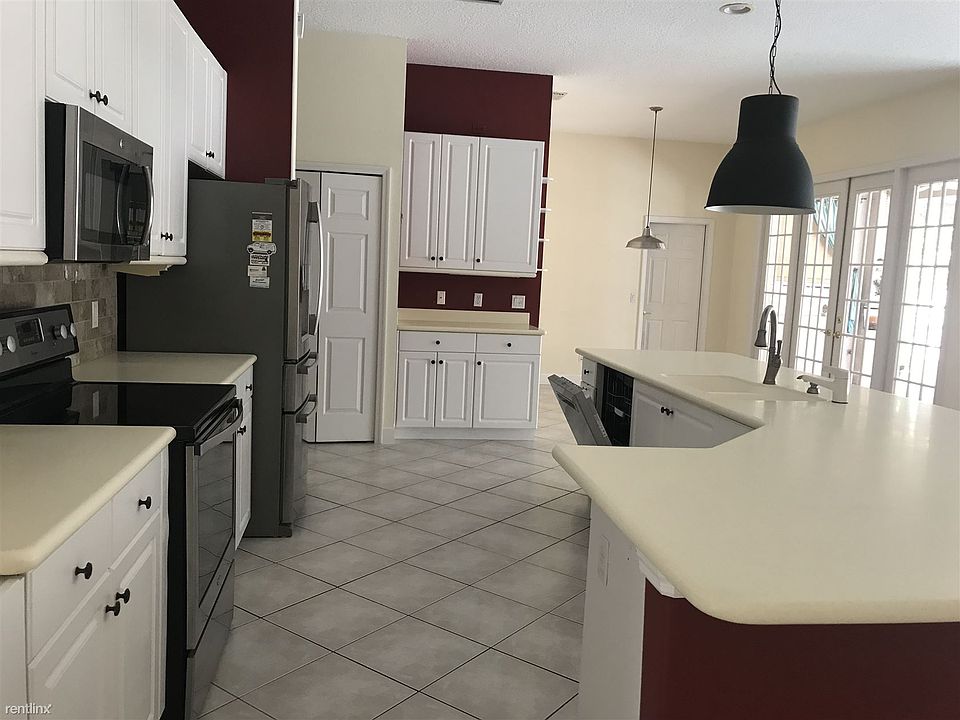 1st image of 5 Lionshead Dr