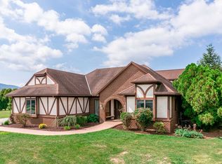 4 Tee Ct, New Market, VA 22844