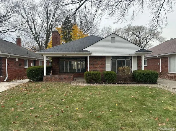 5677 Hubbell St, Dearborn Heights, MI 48127