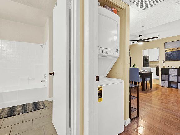 5th image of 5980 Dandridge Ln Unit 207