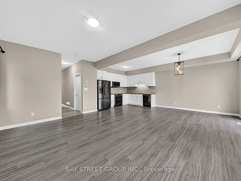 445 Avens St — Photo 13