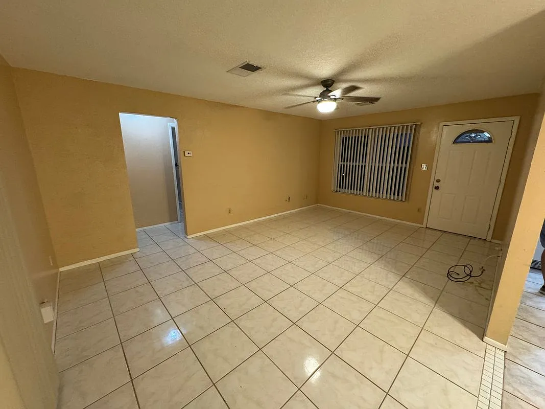 2 bed, 2.0 bath, 1070 sqft, $2,200 — Photo 2