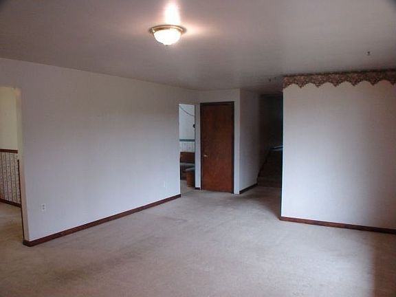 5th image of 109 Dakota Ln