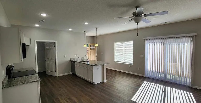 2325 N Burns Ave #2327 — Photo 3