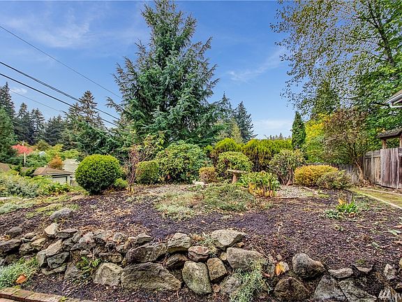 3rd image of 14538 Interlake Ave N