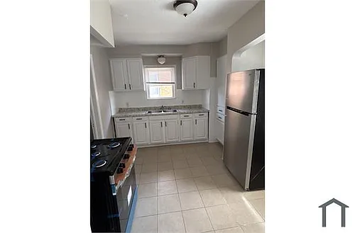 16204 Walden Ave Photo 1