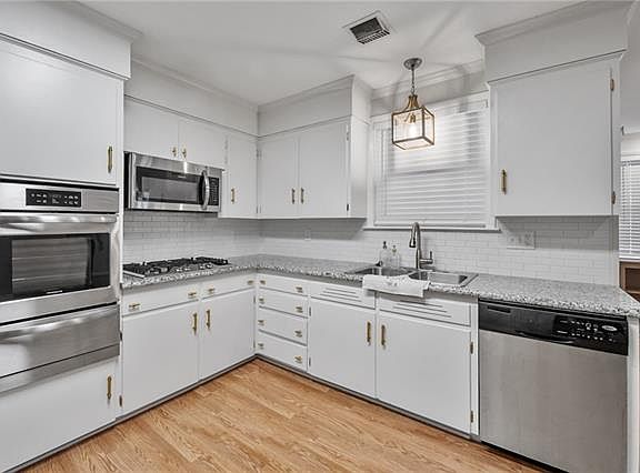 5th image of 404 Beverly Garden Dr
