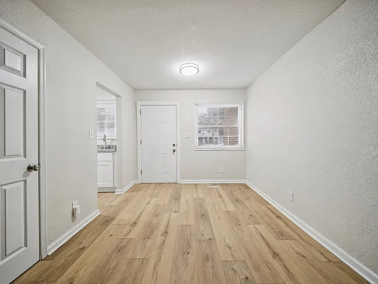 Front door & window / entrance