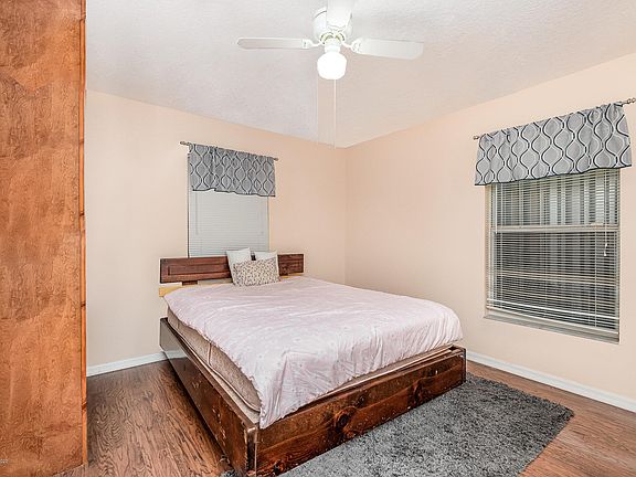 4th image of 1620 Delta St SE
