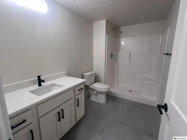 535 108th St, Lincoln, NE 68527