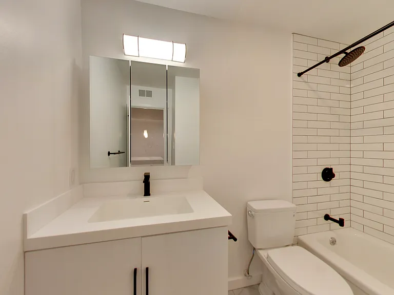 1500 Newlands Ave #203 — Photo 12