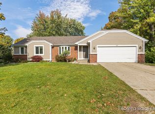 1687 Sunny Lane St SE, Kentwood, MI 49508