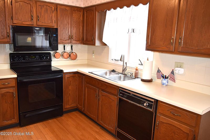 5th image of 84 Miller Road