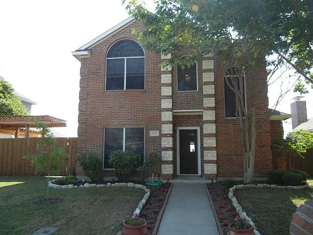 1st image of 2037 Camelot Dr