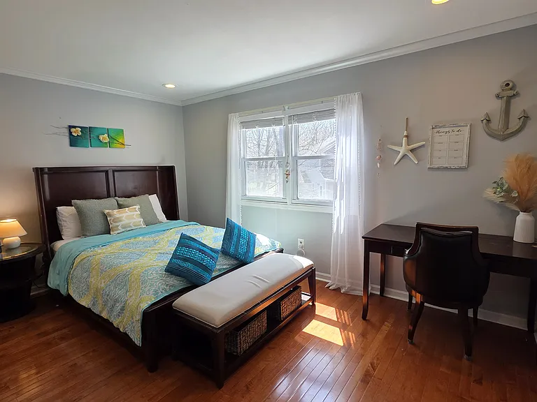 1281 Harrow Cres #1 — Photo 20