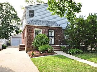 14 S Frank St, Valley Stream, NY 11580