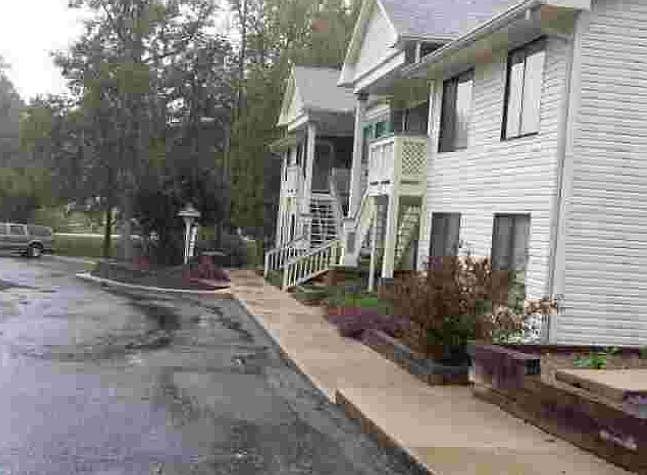 2nd image of 240 Davidson St