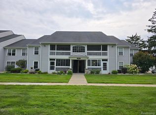 12516 Saint Andrews Way #23, Fenton, MI 48430