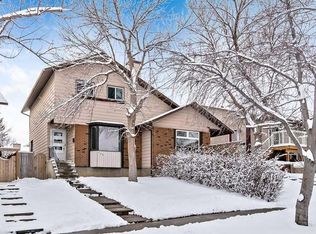 129 N Berwick Dr NW, Calgary, AB T3K1E7
