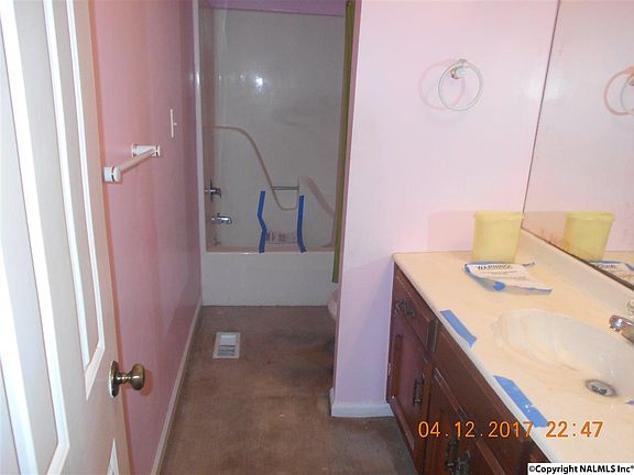 4th image of 9408 Dons Ct SE