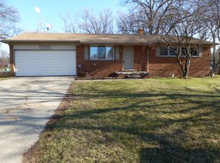 1230 Nancywood Dr, Waterford, MI 48327