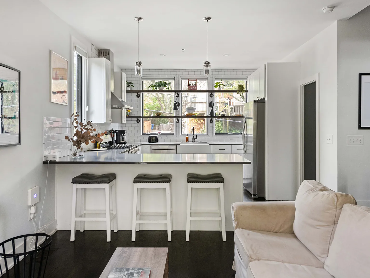 3 bed, 2.5 bath, 1200 sqft, $5,000 — Photo 3