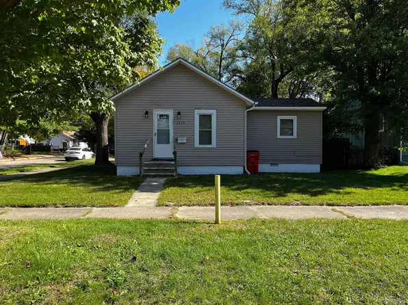 1213 Jennings Ave, Benton Harbor, MI 49022