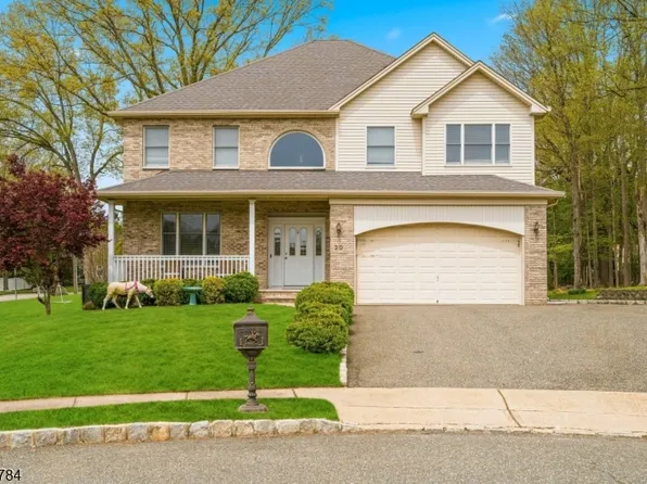 20 Greenbriar Ct, Boonton Town, NJ 07005