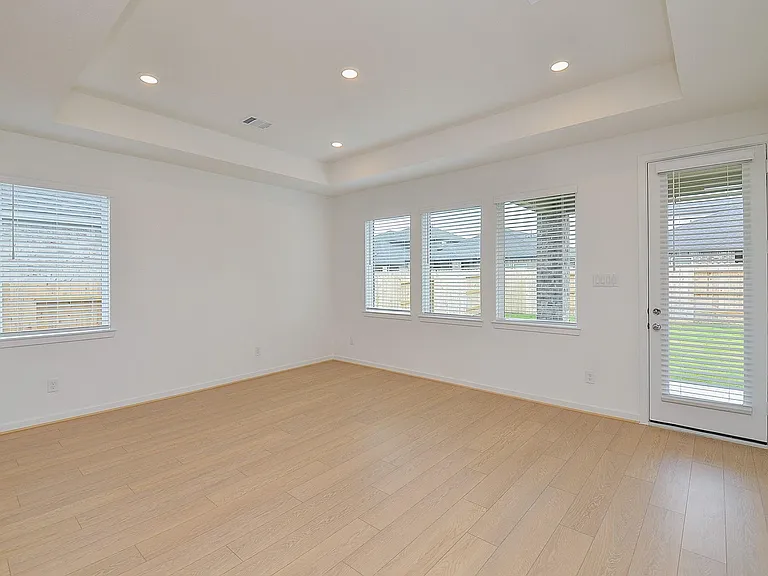 9727 Rialto Heights Dr — Photo 15