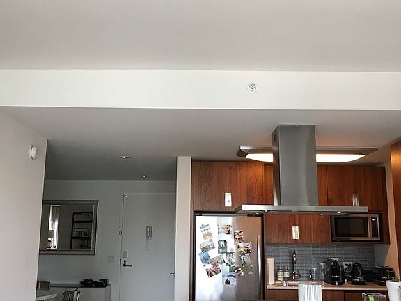 3rd image of 500 W 30th St APT 10B