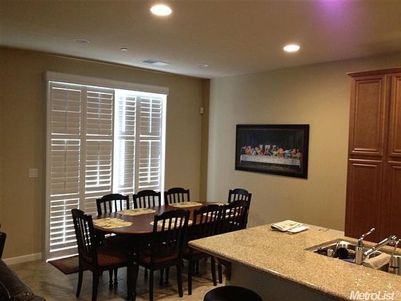 3rd image of 1424 Marigold Dr