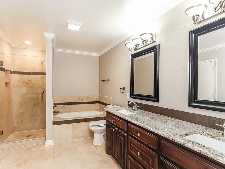 1110 Hampton Dr — Photo 13