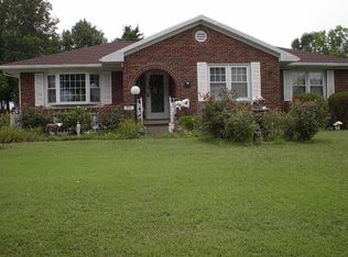 901 E Walnut St, Fort Branch, IN 47648