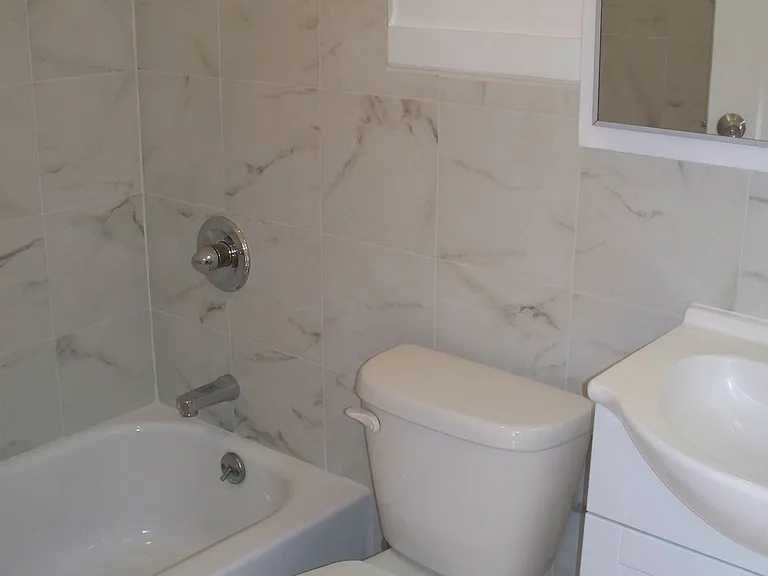 2526 Van Ness Ave #7 — Photo 7