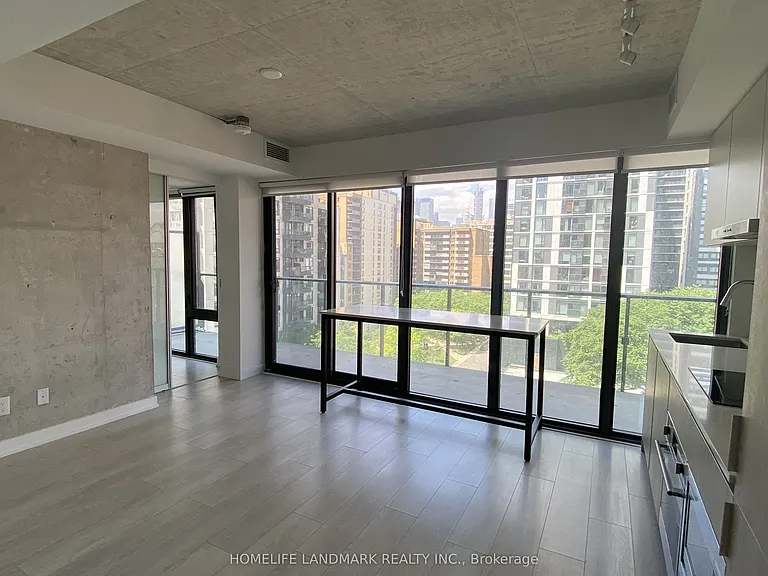 47 Mutual St #904 — Photo 4