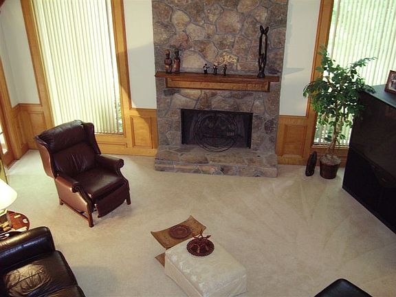 2 Storey Family Room 