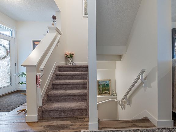 2nd image of 2066 Graydon Hill Cres SW