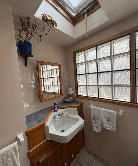 1252 Basswood Ave #1 — Photo 16