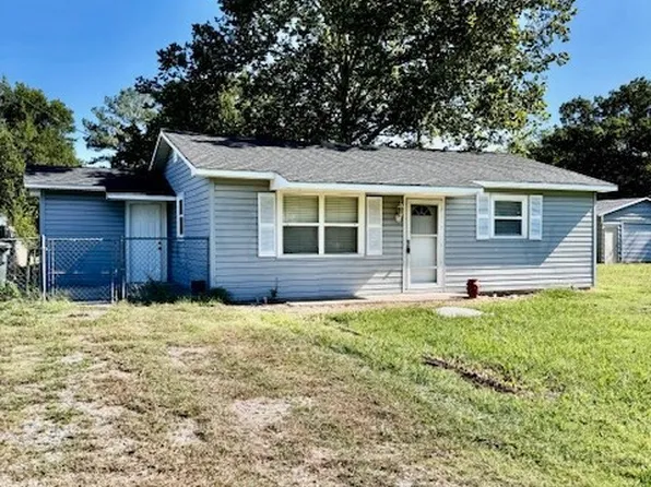 103 Pine St, Marietta, OK 73448