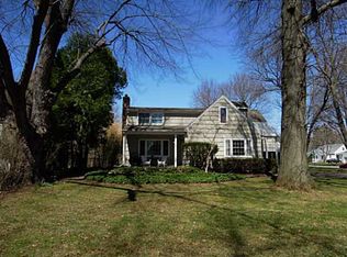 19 Woodcrest Dr, Rochester, NY 14625