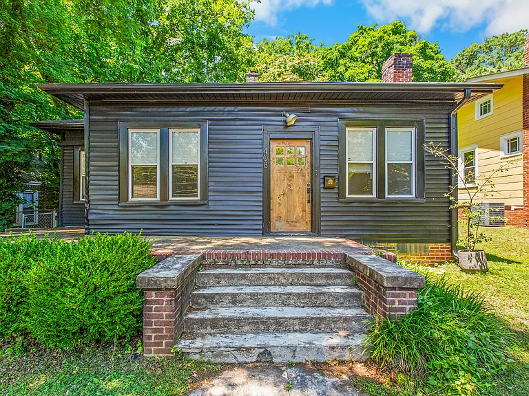 408 S Sunset Dr — Photo 1