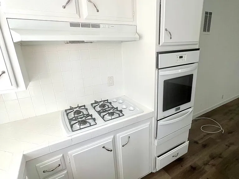 815 S. Wooster St. — Photo 8