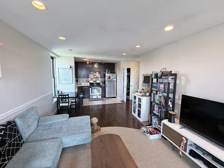 654 Saint Marks Ave #6E — Photo 8