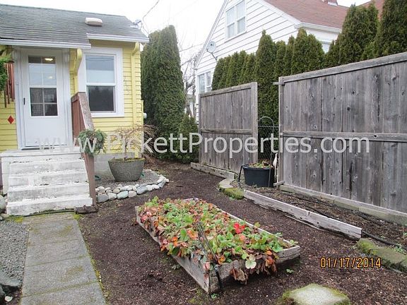 3rd image of 1405 Marguerite Ave