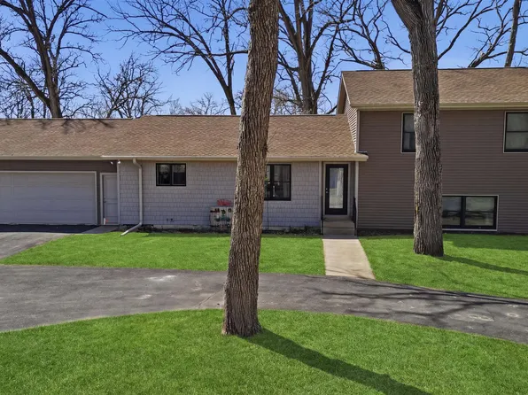 5287 E Canfield Rd, Chana, IL 61015