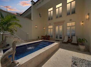 645 Almeria Ave #645, Coral Gables, FL 33134
