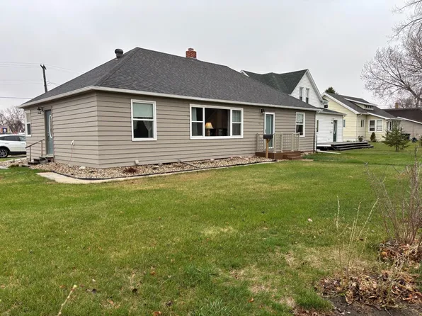 402 Brewster St E, Harvey, ND 58341